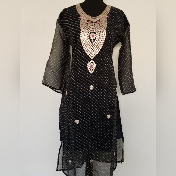 Leheriya Georgette kurta with gota work on yoke - Picture 1 of 2